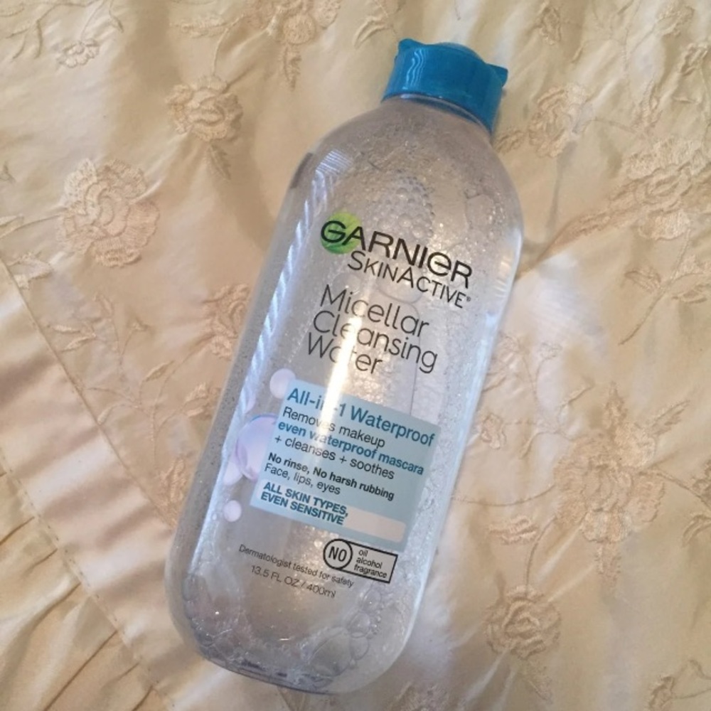 Garnier Micellar Cleansing Water